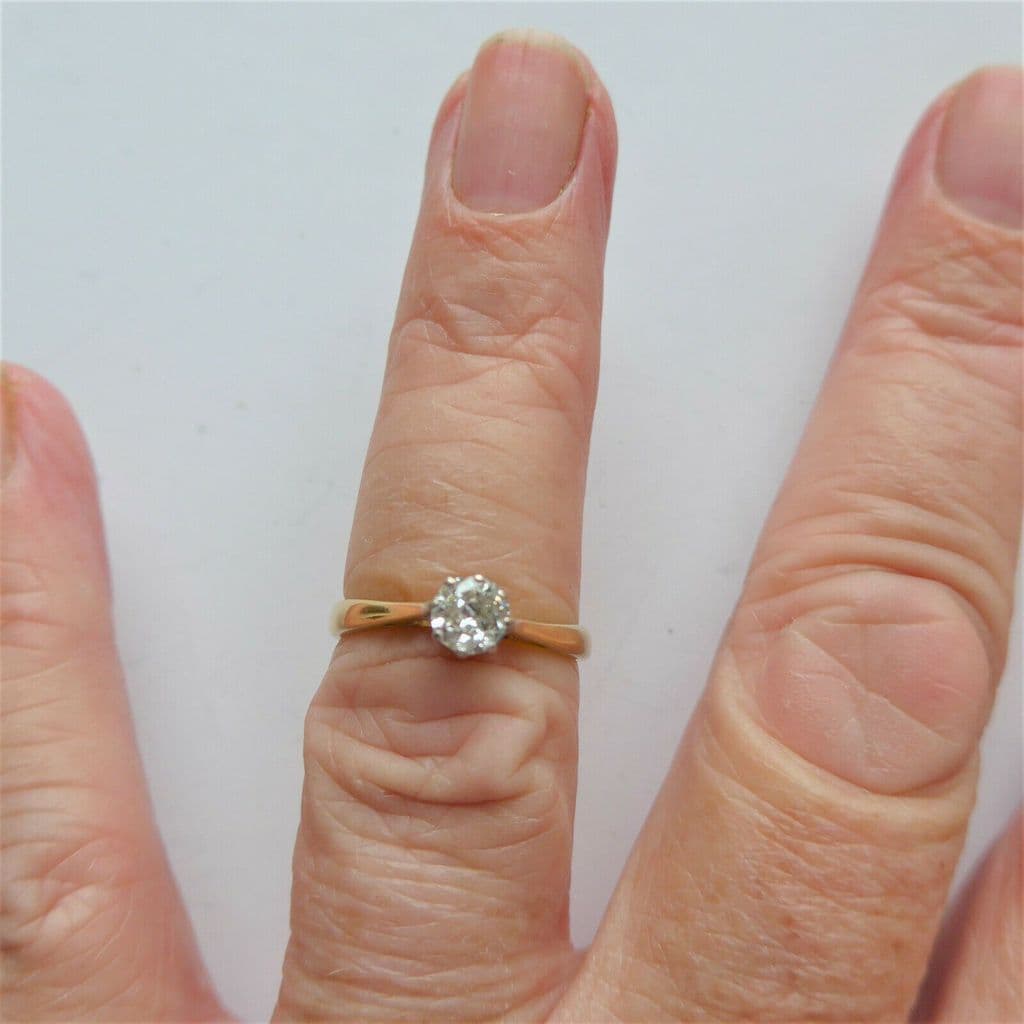 Jewellery Rings Solitaire Rings 18ct Gold Solitaire Diamond Size K1/2 